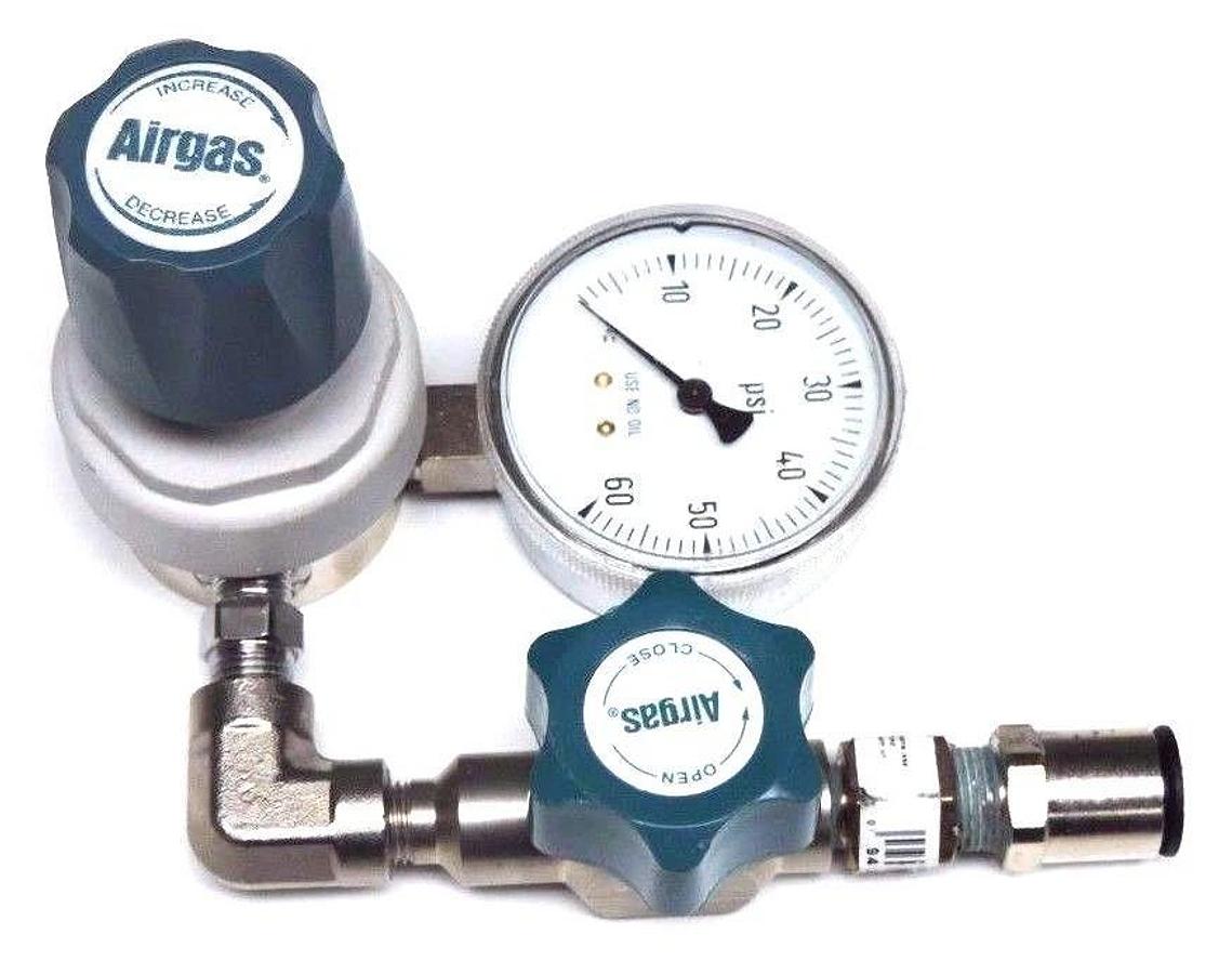Used AIRGAS Y11-210B SPECIALTY GAS REGULATOR 3500 MAX PSI Y11210B