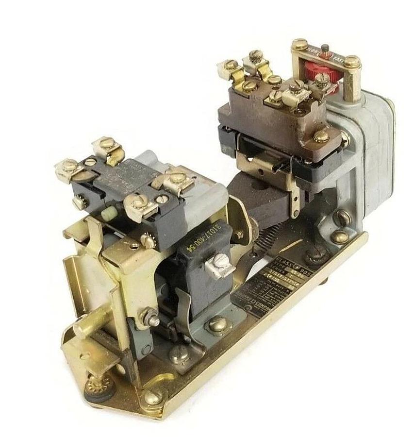 Used SQUARE D 9050-BO2D SER. E PNEUMATIC TIMING RELAY BO-2D B0-2D 9050BO2D
