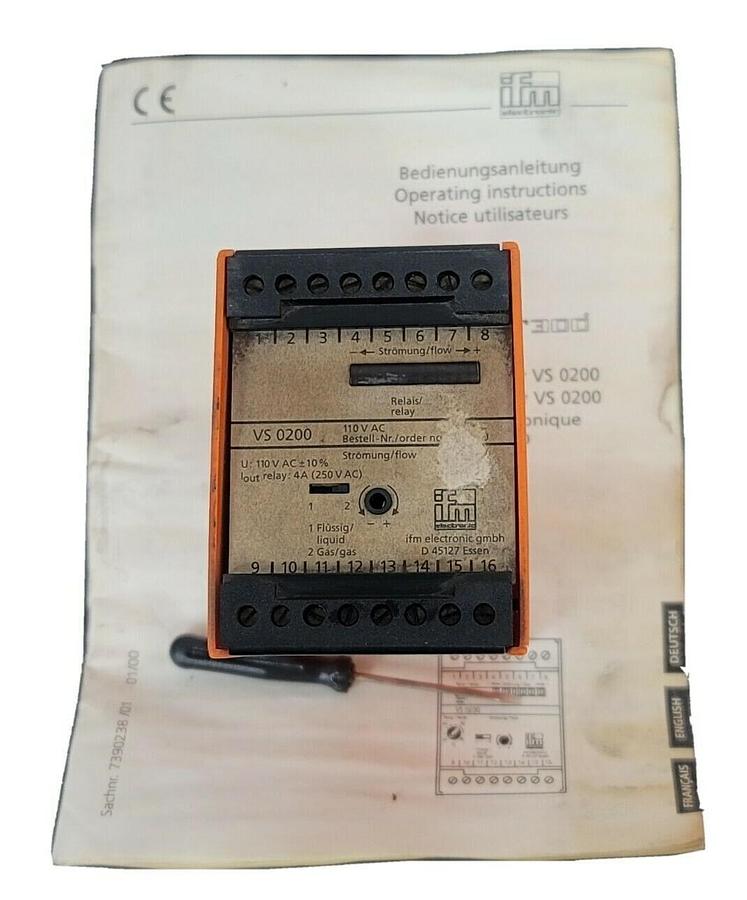 Used NEW IFM EFECTOR VS0200/110VAC-SY0100 FLOW SWITCH CONTROLLER SY0100