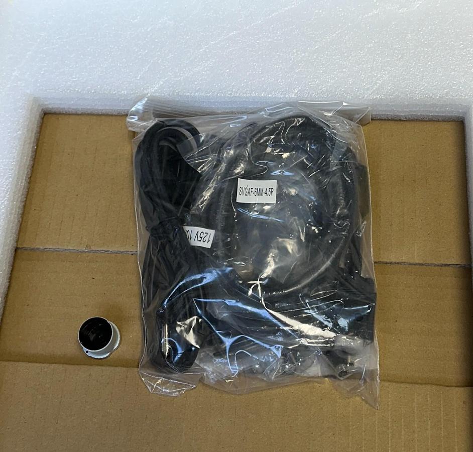 Used MACASE INDUSTRIAL GROUP RM-KI-P1UKVM / RM-KI-P1UKMV RACK MOUNT MONITOR 15'' NSMP