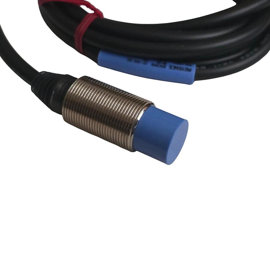 KEYENCE ED-118U | ED118U Inductive Proximity Sensor M18 NPN Unshielded Main Unit