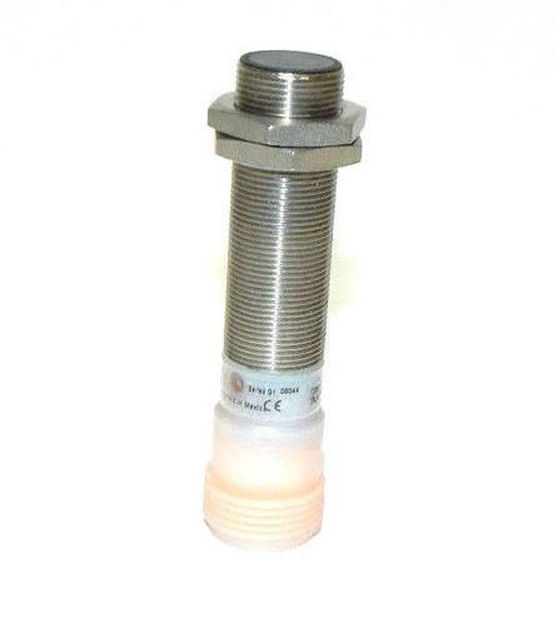Used EATON E57MAL18A2B1 SER. G1, PROXIMITY SWITCH E57MAL18A2B1Z, 5MM N.O.