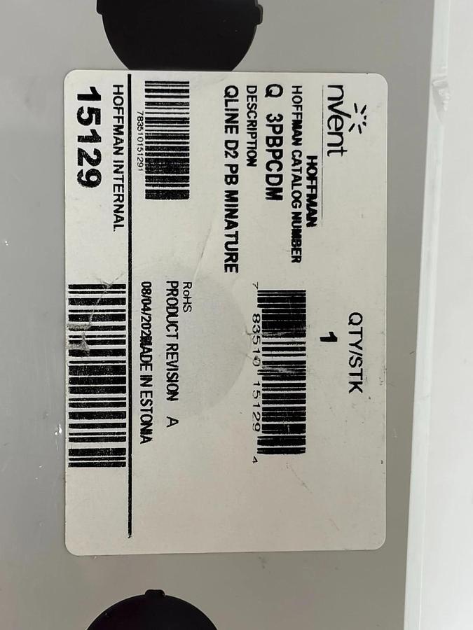New nVent Hoffman Q3PBPCDM QLine D Polycarbonate Enclosure 3-Hole Pushbutton Box
