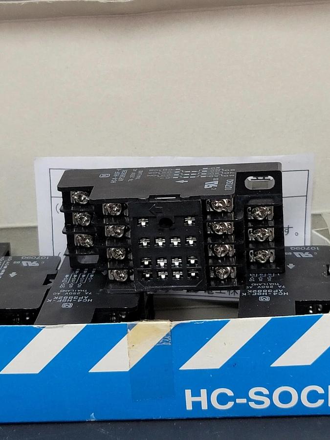 Used BOX OF 5 NEW PANASONIC HC4-HSF-K HC-SOCKETS 7A 250V AC AP3882K