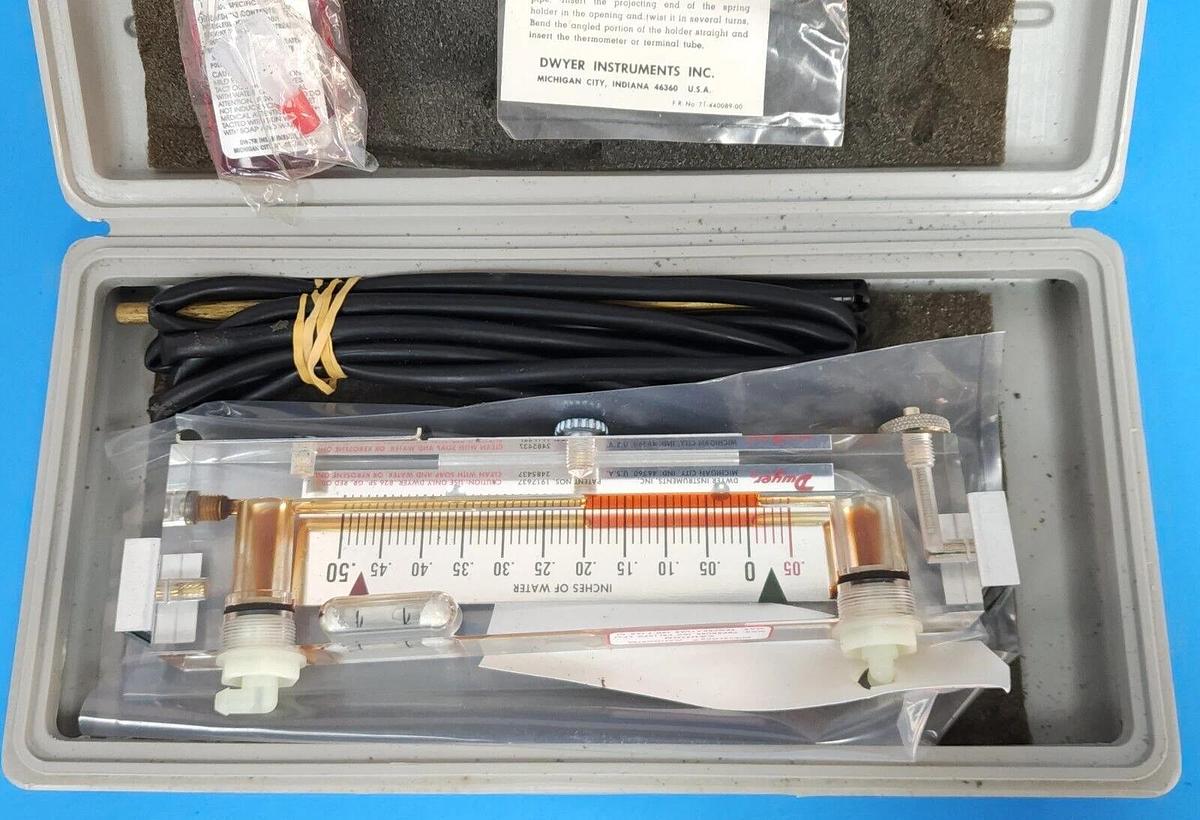 Used NEW DWYER INSTRUMENTS 101 SOLID PLASTIC PORTABLE GAGE