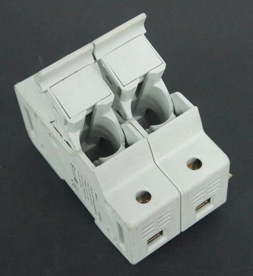Used FERRAZ SHAWMUT US3J2 ULTRASAFE FUSE BLOCK 30AMP 2POLE 600V