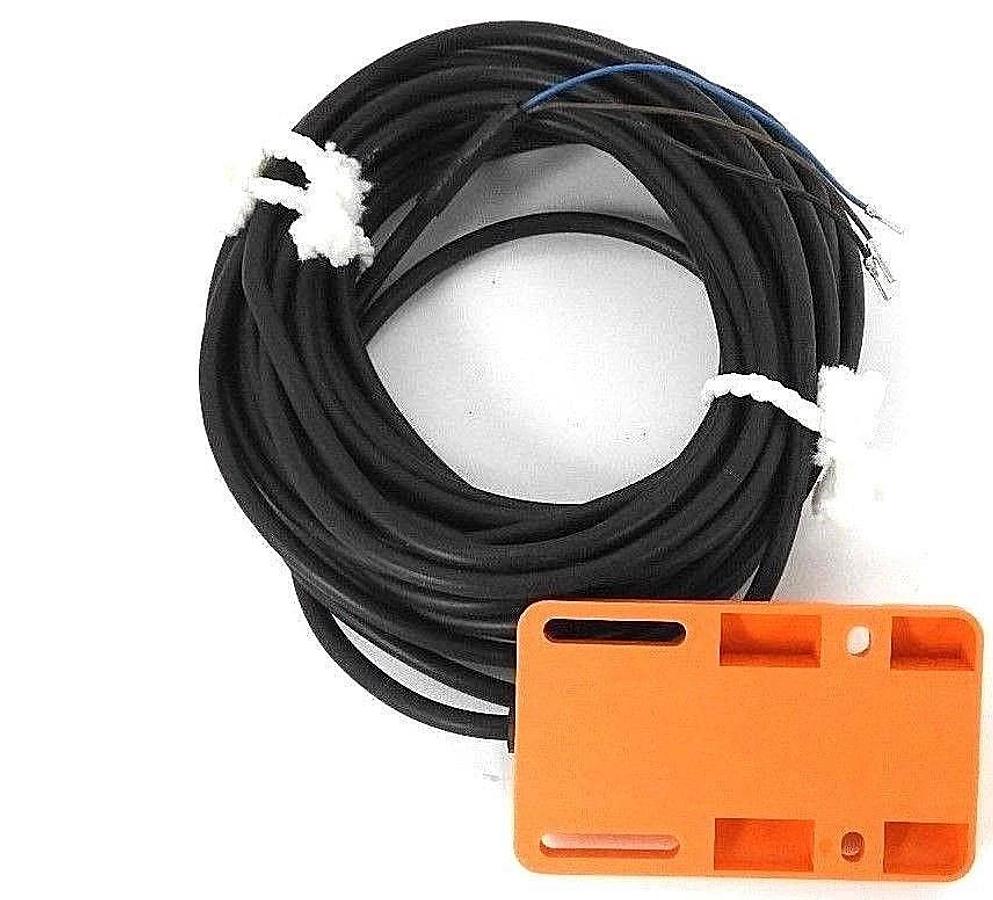 Used NIB IFM EFECTOR IW5054 PROXIMITY SWITCH INDUCTIVE IW-3008-APKG, 10-36 VDC