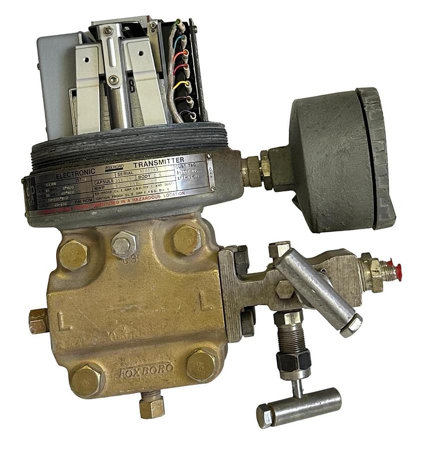 Used FOXBORO E13DM ELECTRONIC PRESSURE TRANSMITTER 65-100VDC 2000PSI 316SS CS BODY