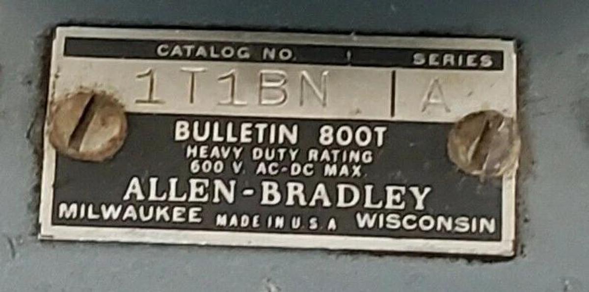 Used ALLEN BRADLEY 800T 1T1BN PALM OPERATED PUSH BUTTON, SERIES A, 600V, 800T1T1BN