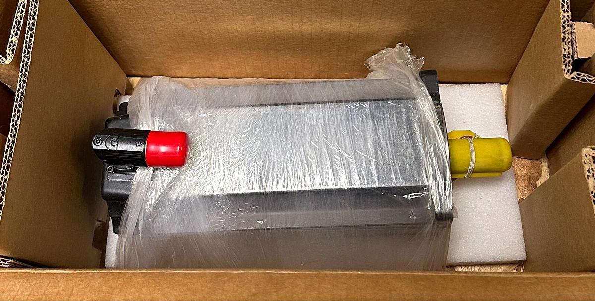 Used ALLEN BRADLEY VPL-B1306C-PK12AA /A Kinetix VPL LOW INERTIA SERVO MOTOR 480V NSMP