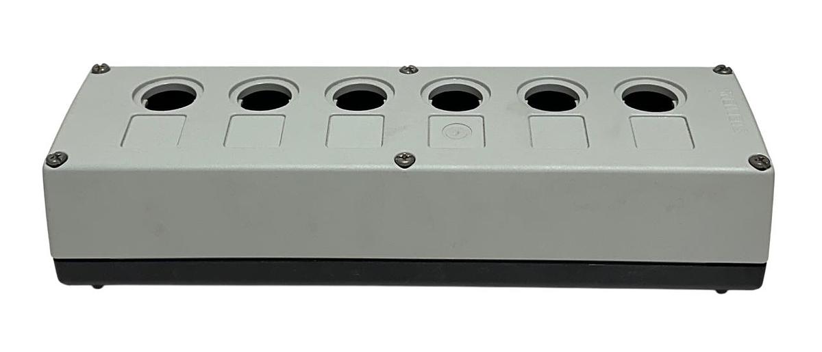 Used 2 SIEMENS SB3 806-0AA3 / SB38060AA3 EMPTY ENCLOSURES FOR COMMAND DEVICES NSMP