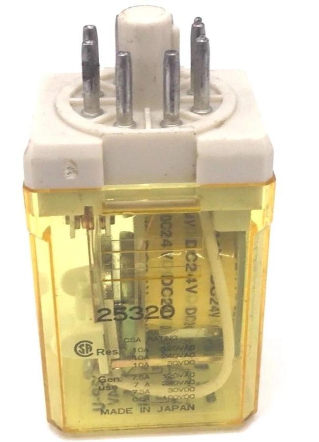 Used IDEC RR2P-UDC24V POWER RELAY, DPDT, 24 VDC, 10 A, RR SERIES, SOCKET