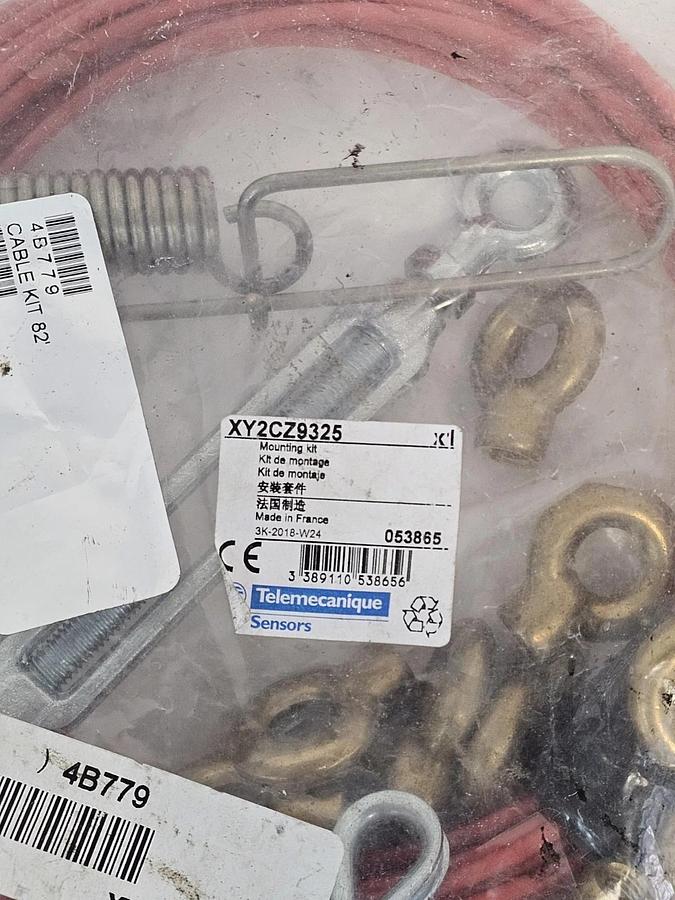 Used TELEMECANIQUE XY2CZ9325 PARTIAL MOUNTING KIT EMERGENCY STOP ROPE PULL SWITCH