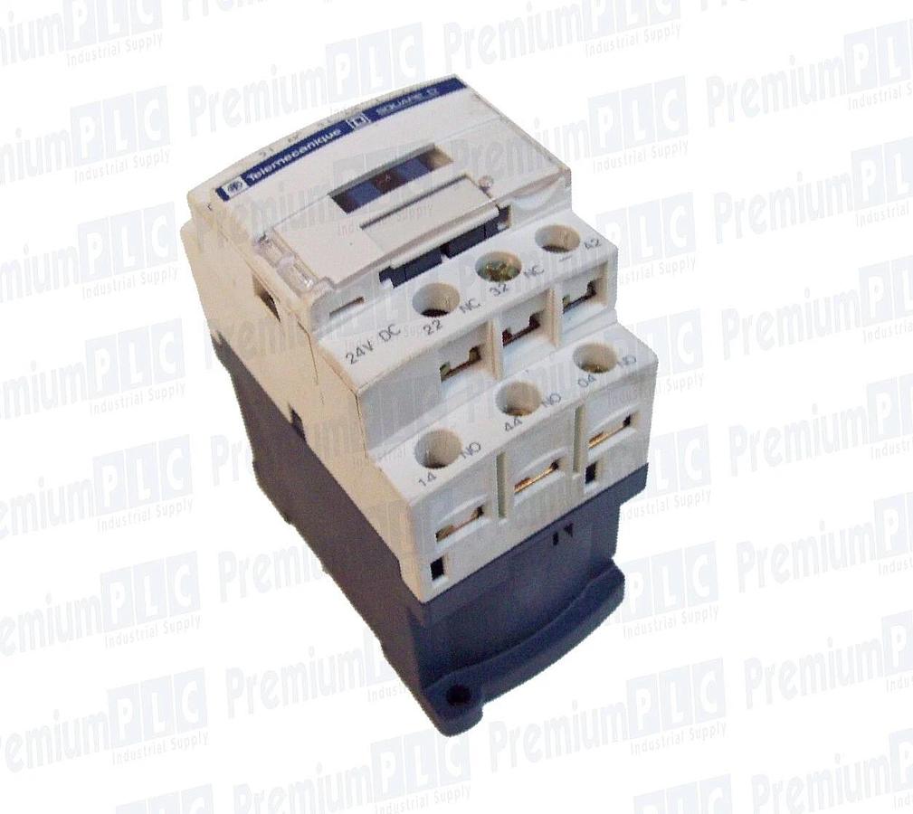Used TELEMECANIQUE CAD32BD CONTROL RELAY 3 NO and 2 NC, 600 V, 24 VDC STANDARD COIL