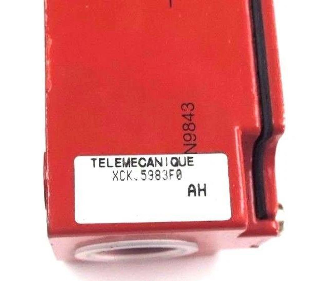 Used TELEMECANIQUE XCK-J5983F0 SAFETY INTERLOCK SWITCH W/ XCK-Y091 KEY, 110V COIL