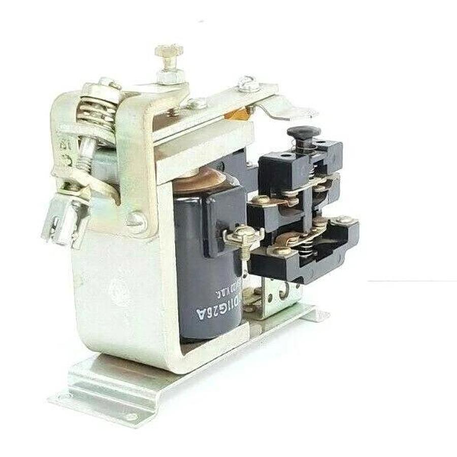 Used GENERAL ELECTRIC IC2820-A100BB3H RELAY 600V MAX. 10A