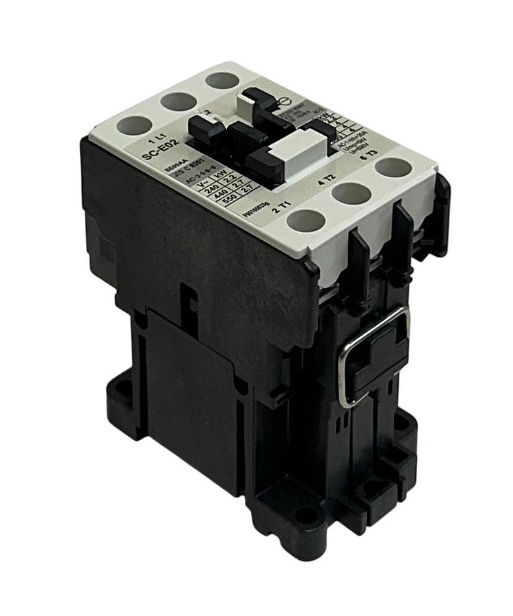Used 2 FUJI ELECTRIC SC-E02P-110VAC / SC-E02-110VAC / SC-E02 CONTACTORS SE09AA-H NSMP