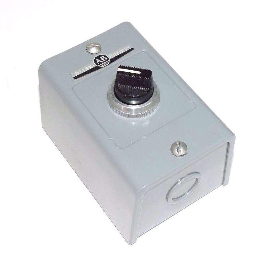 Used ALLEN BRADLEY 800H-R2HC SELECTOR SWITCH SER L 800HR2HC