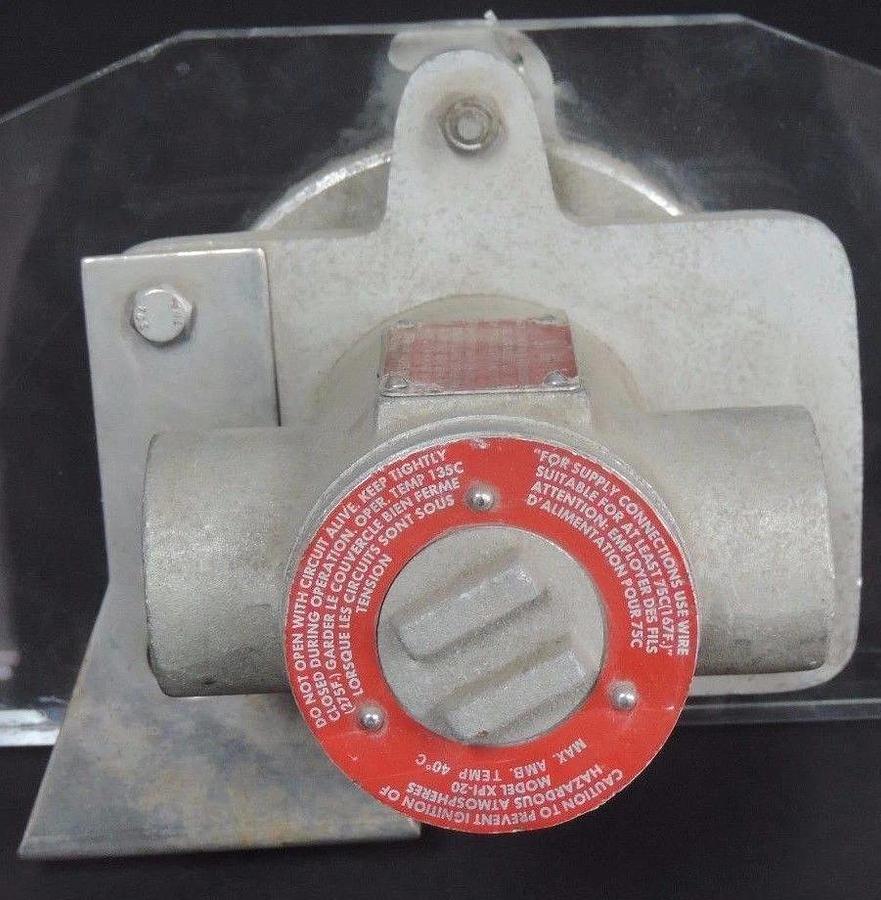 Used STRAHMAN XPI-20 LIQUID LEVEL GAUGE FOR HAZARDOUS LOCATIONS 110-230V 58W XPI20