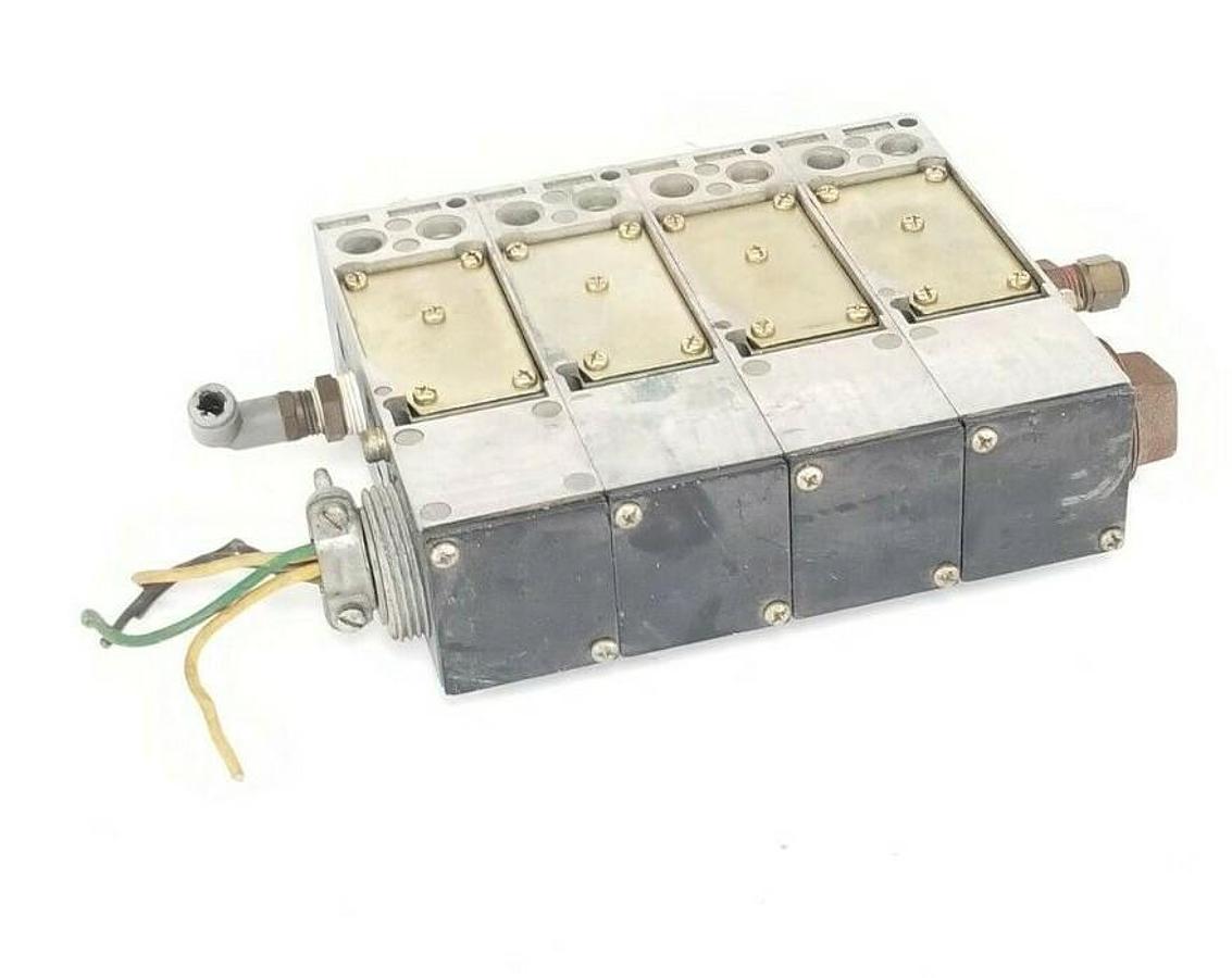 Used LOT OF 4 MAC 82A-DA-BKA SOLENOID VALVES 82ADABKA