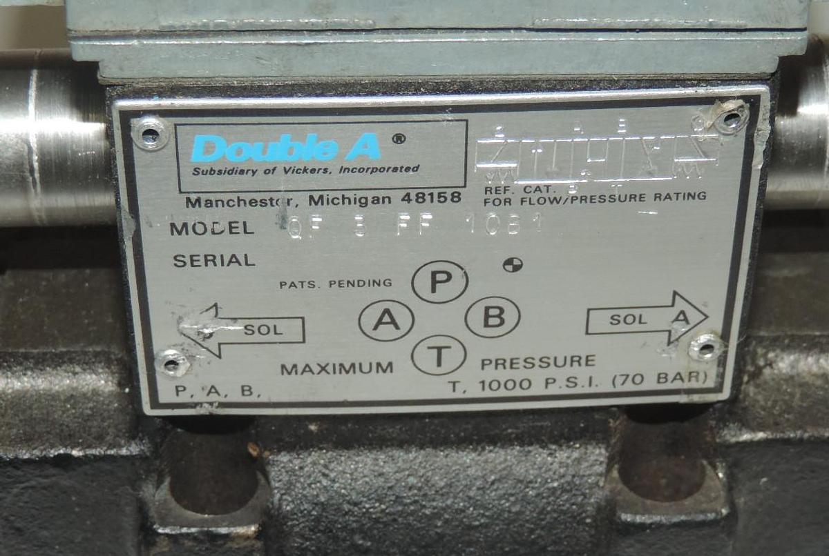 Used VICKERS DOUBLE A QF02C10D1 DIRECTIONAL CONTROL VALVE W/ PILOT VALVE QF3FF10B1