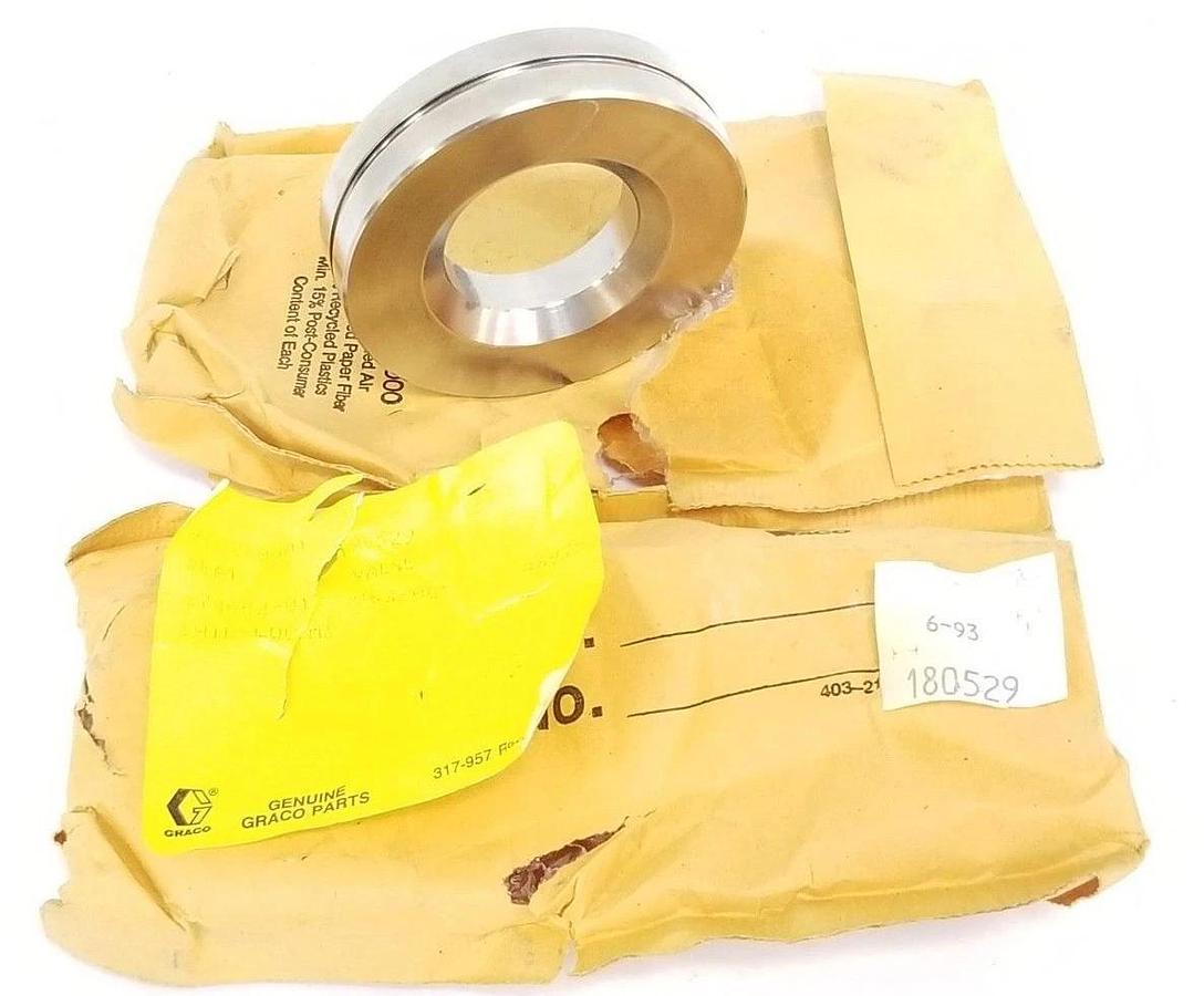 LOT OF 2 NEW GRACO 180529 VALVE SEATS 693