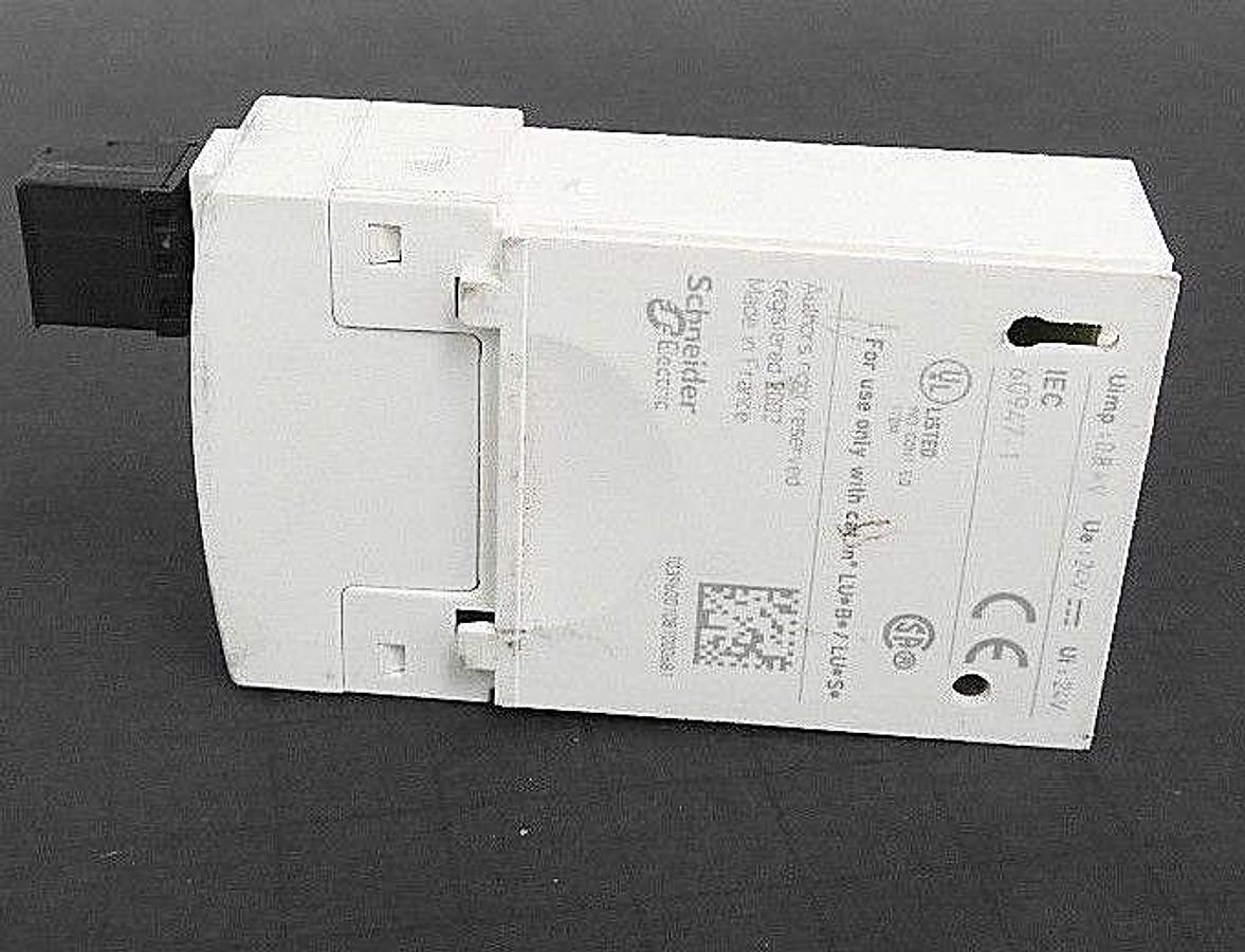 Used SCHNEIDER ELECTRIC LUFC00 PANEL WIRING MODULE 24V