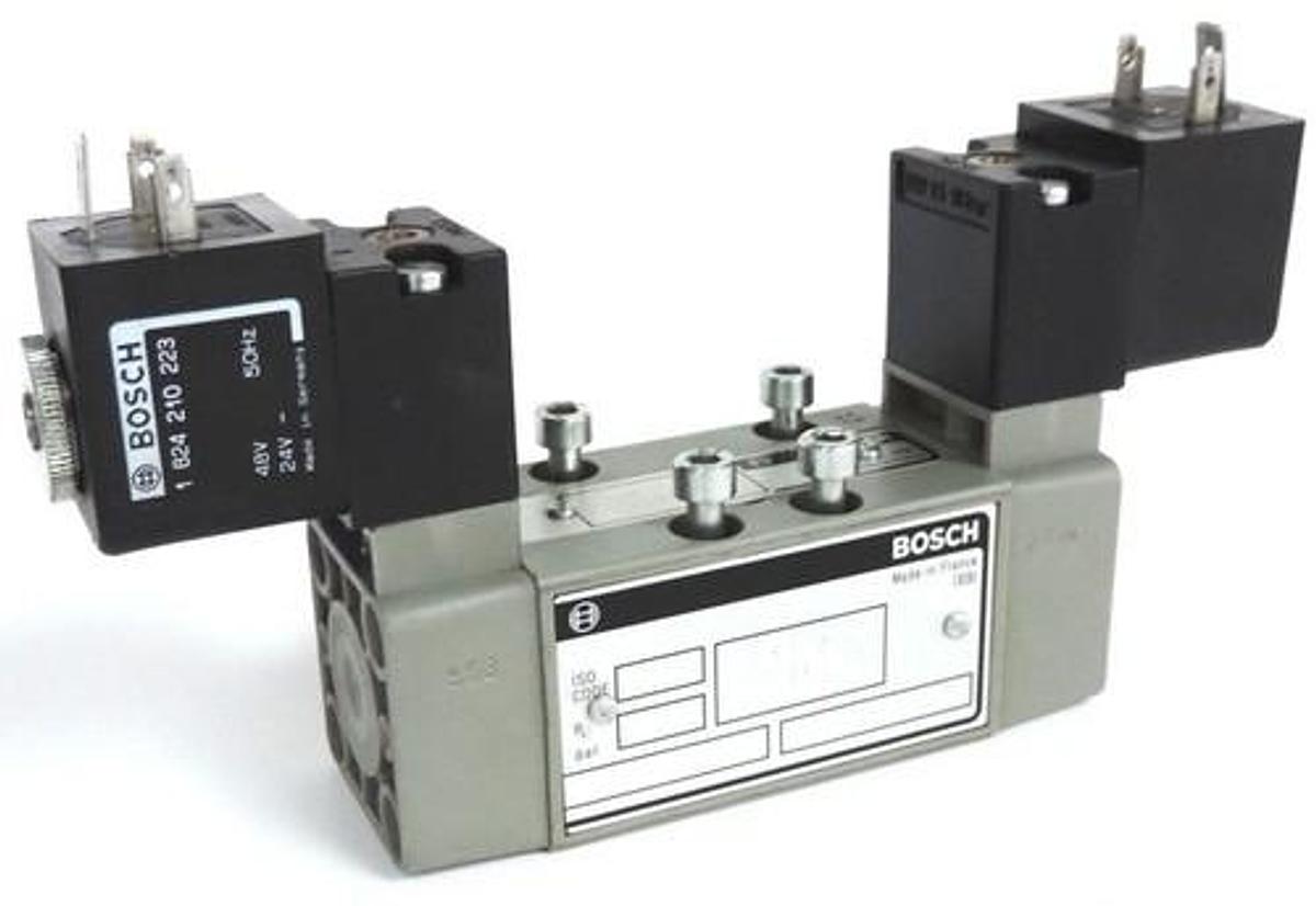 Used BOSCH REXROTH 0-820-024-552 DIRECTIONAL CONTROL SOLENOID VALVE 24VDC 5/2 ISO1