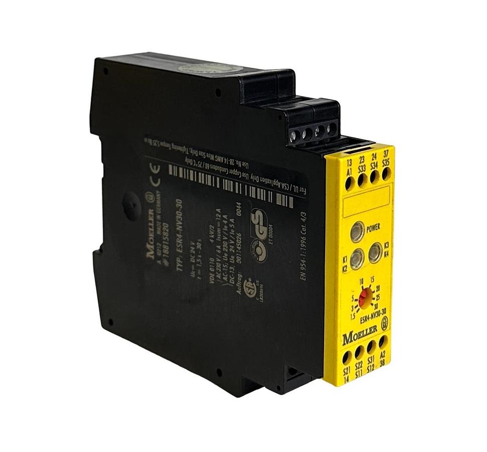 Used MOELLER ESR4-NV30-30 / ESR4NV3030 SAFETY RELAY 24VDC 18815820