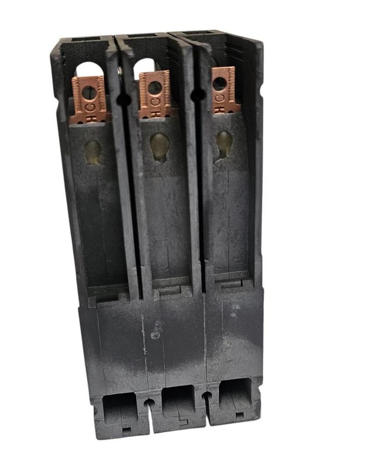 Used SIEMENS ED43B125 CIRCUIT BREAKER 3-POLE 125A 480V