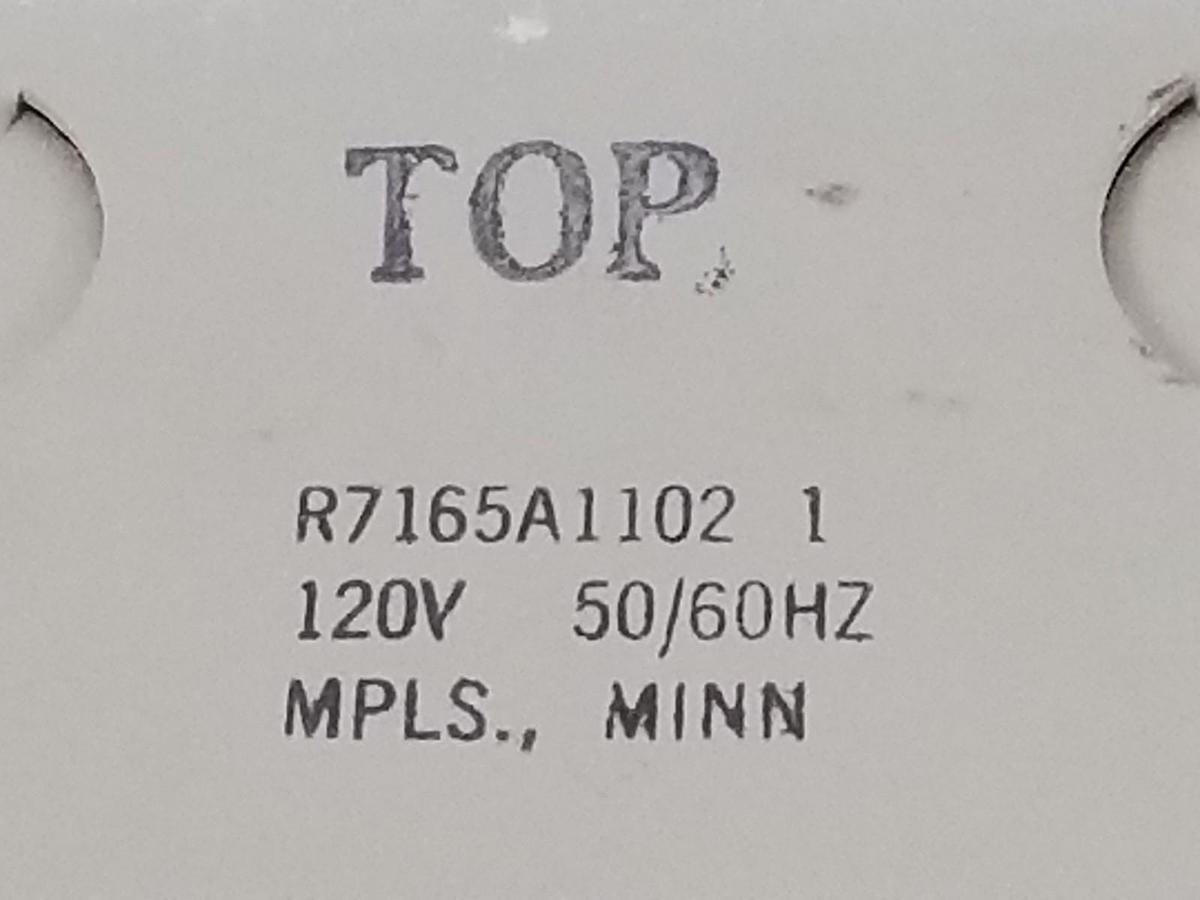 NIB HONEYWELL R7165A-1102 PROPORTIONING RELAY 120V, 50/60HZ, R7165A1102