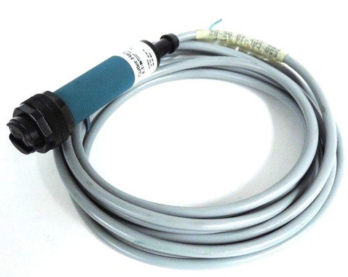 Used EATON CUTLER HAMMER E58CAL18A2R2 PHOTOELECTRIC PROXIMITY SWITCH SENSOR SER. A1