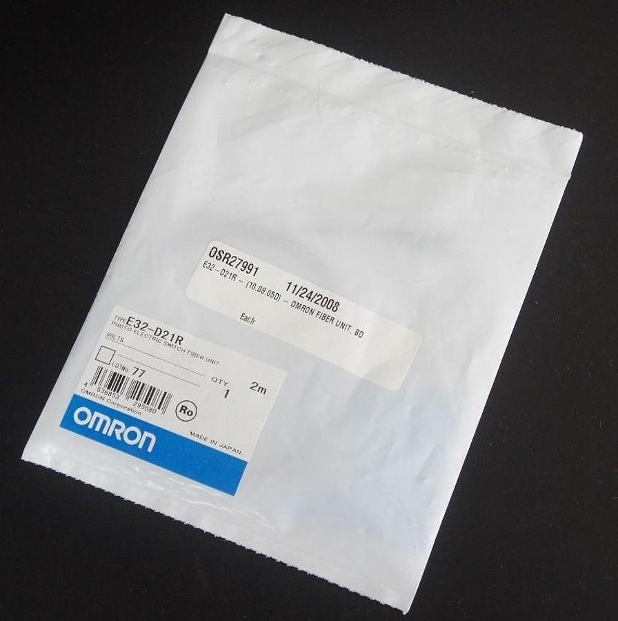 Used NEW OMRON E32-D21R PHOTO ELECTRIC SWITCH FIBER UNIT E32D21R