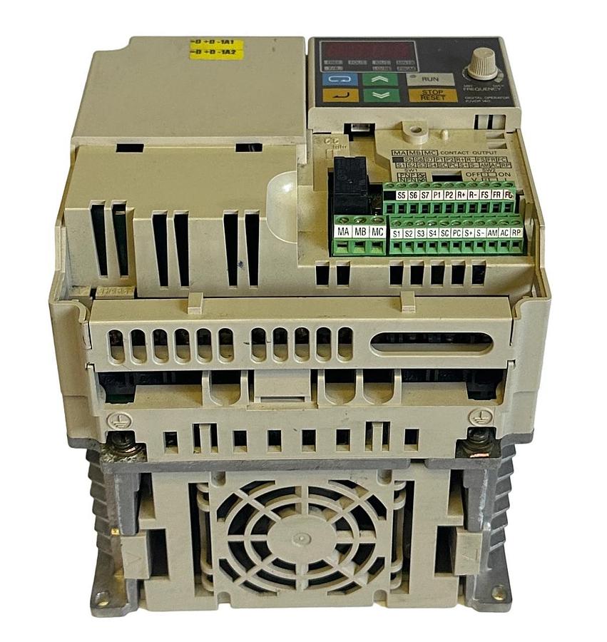 Used OMRON YASKAWA CIMR-V7AZ44P0 / CIMRV7AZ44P0 SYSDRIVE INVERTER 3G3MV 44P00 12A