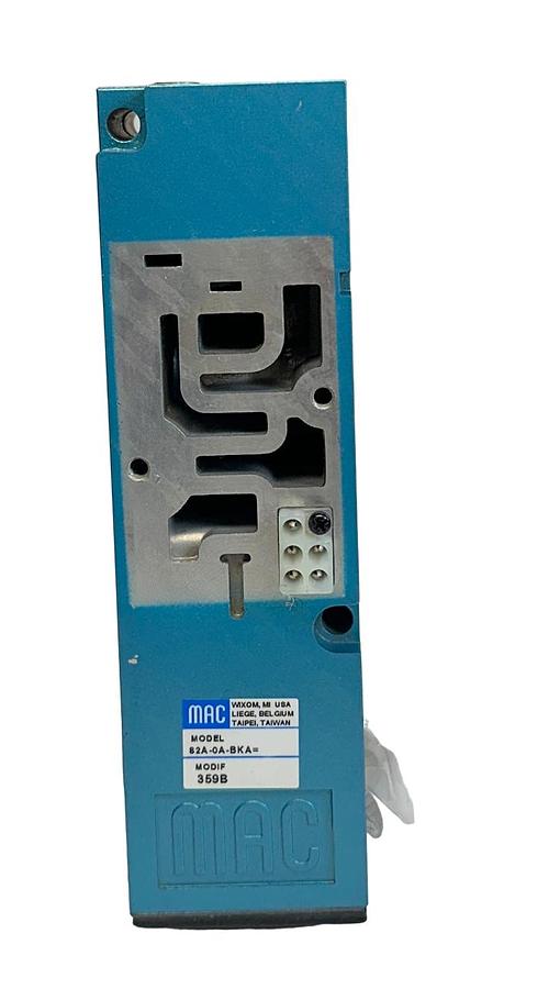 Used MAC 82A-0A-BKA= / 82A-0A-BKA / 82A0ABKA PNEUMATIC MANIFOLD BASE 1/4'' NPT NSNP
