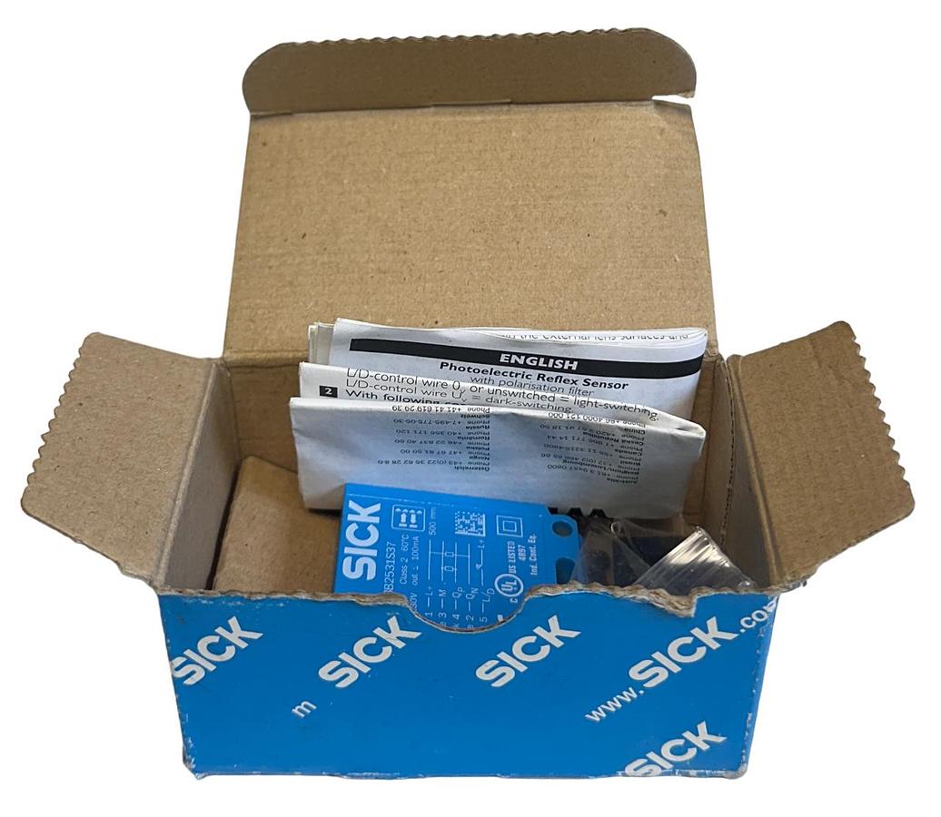 Used NEW SICK WL12G-3B2531S37 / 1044111 SENSICK WL12G-3 PHOTOELECTRIC SENSOR 2M NSMP