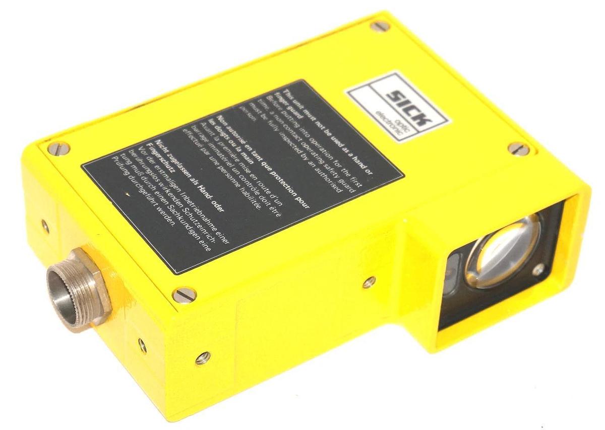 Used SICK WSU-26-110 PHOTOELECTRIC SENDER 220/240V 18/62HZ 5VAWSU26110