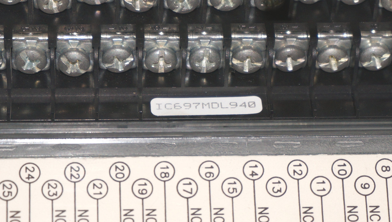 Used GE FANUC IC697MDL940C OUTPUT MODULE IC697MDL940