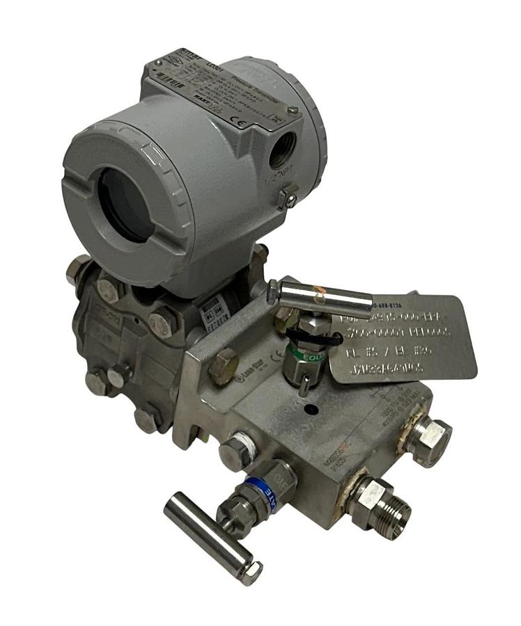 Used SMAR LD301 HART SMART PRESSURE TRANSMITTER 1/2'' W/ LONE STAR MANIFOLD ASSY USNP