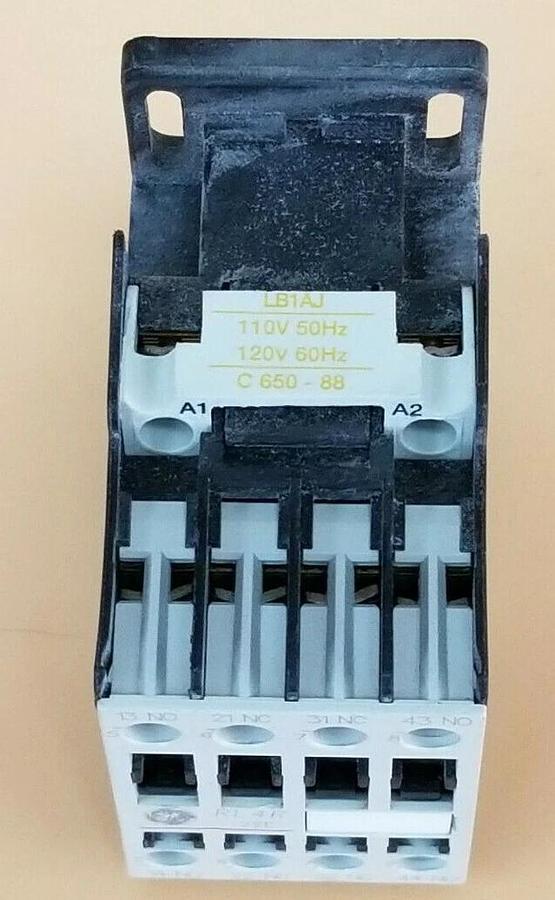 Used GENERAL ELECTRIC RL4RA022T CONTACTOR MOD. 1 W/ LB1AJ COIL 110-120V 50-60HZ