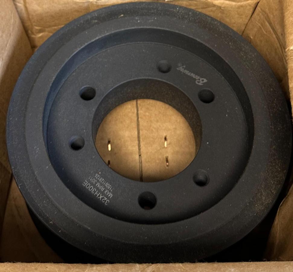 Used BROWNING 32XH300E / 3514775 SYNCHRONOUS FLANGED PULLEY 7/8''-3-1/2'' BORE NSMP