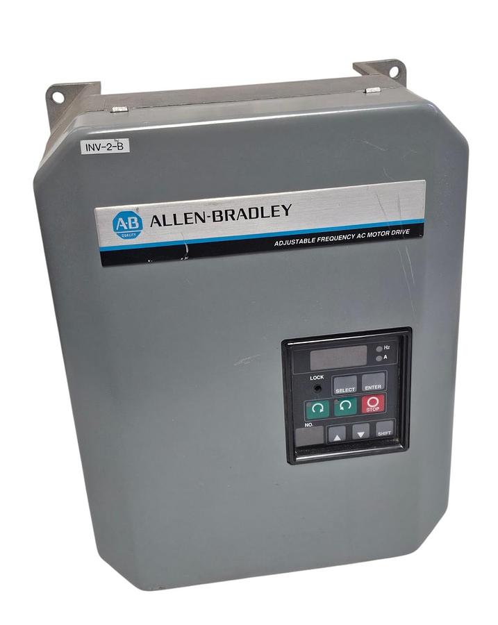 Used ALLEN BRADLEY 1333-AAB ADJUSTABLE FREQUENCY AC DRIVE 1333AAB SER. D