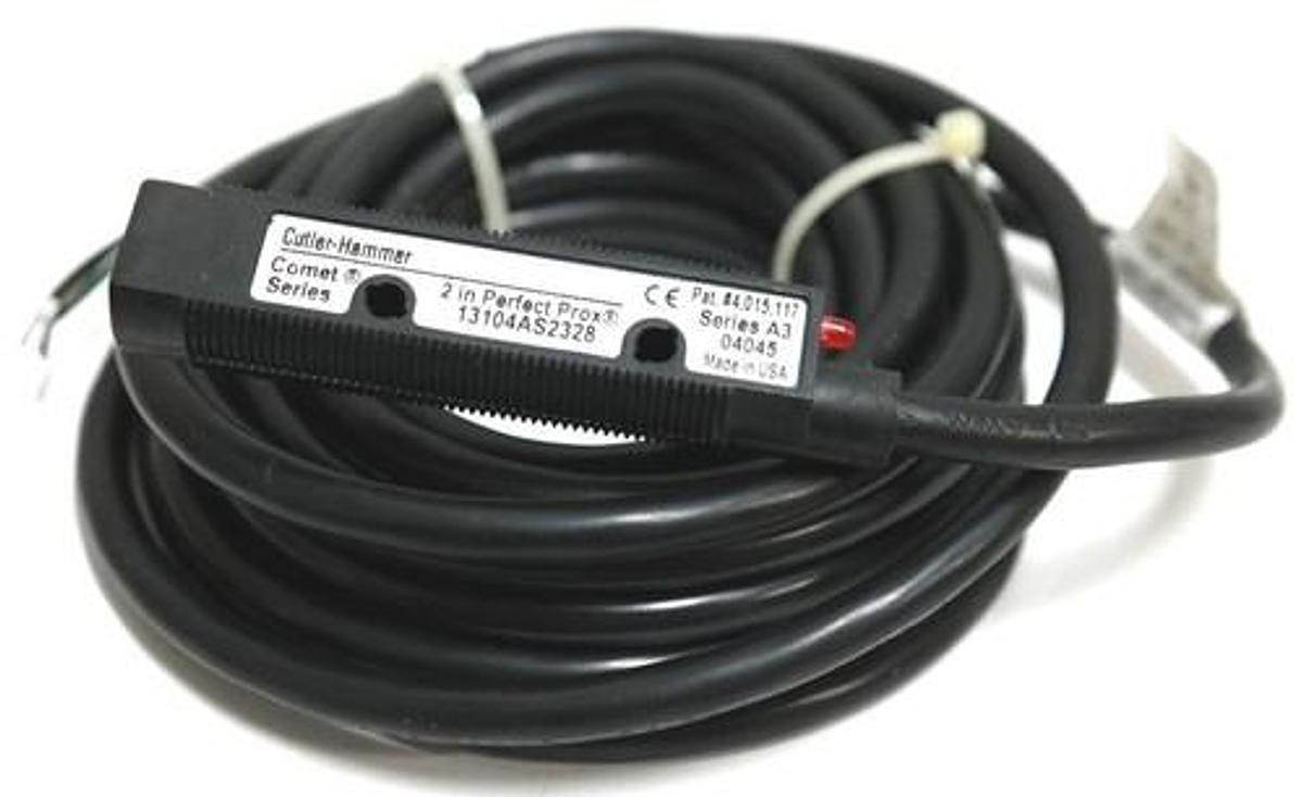 Used EATON CUTLER HAMMER 13104AS2328 COMET SERIES PROXIMITY SWITCH 2'' SER. A3 04045