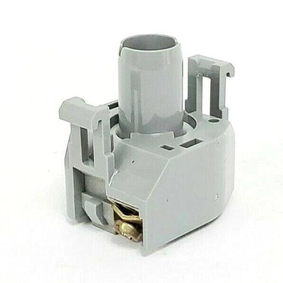 Used EAO 704.950.0 LAMP SOCKET 380V/2.4W