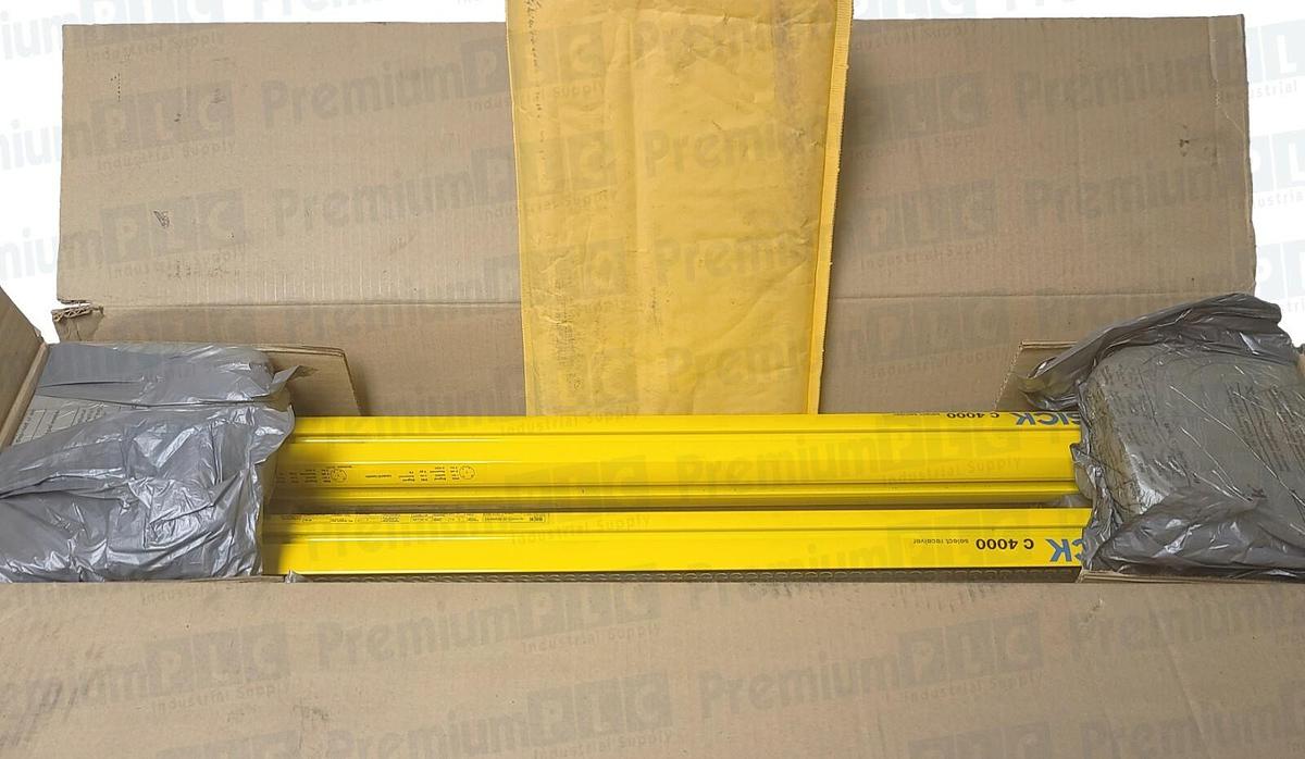 Used NEW SICK XC40P-0603A0A0CBC0 C 4000 SELECT LIGHT CURTAIN SET 1043136