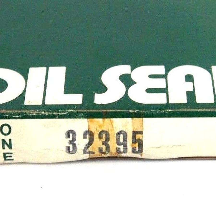 Used LOT OF 2 NIB CHICAGO RAWHIDE 32395 OIL SEALS 3.2500" X 4.2490" X 0.3750"