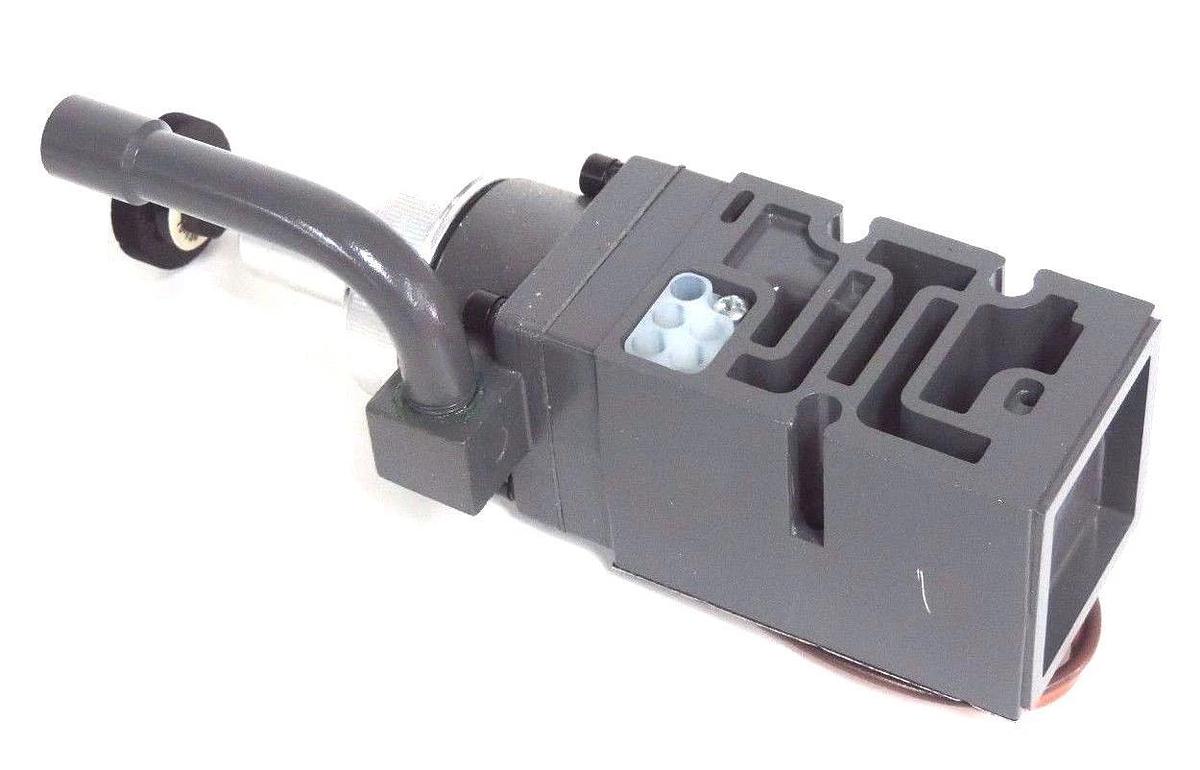 NEW NUMATICS 152RS100C000000 PRESSURE REGULATOR 10/130PSIG W/ 214-103 GAUGE