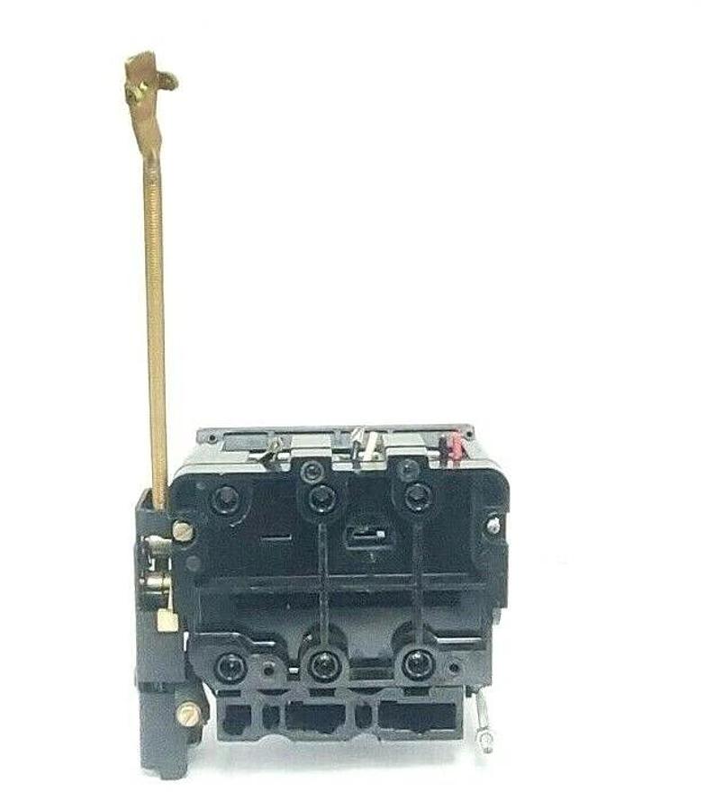 Used ALLEN-BRADLEY 1494V-DS30 TERMINAL GUARD DISCONNECT SWITCH W/ 1494V-FS30 BLOCK