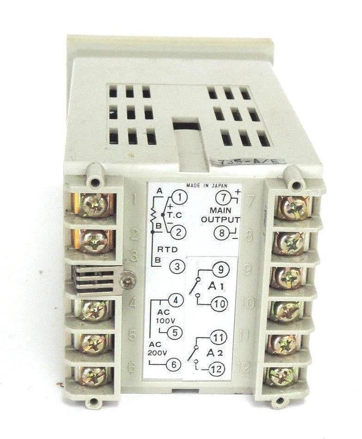 Used SHINKO 735-A/E APC TEMPERATURE CONTROLLER 735AE 0-400C