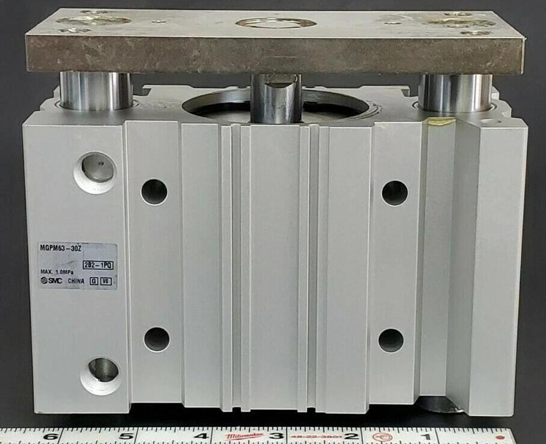 Used NEW SMC MGPM63-30Z ACTUATOR CYLINDER MGPM6330Z